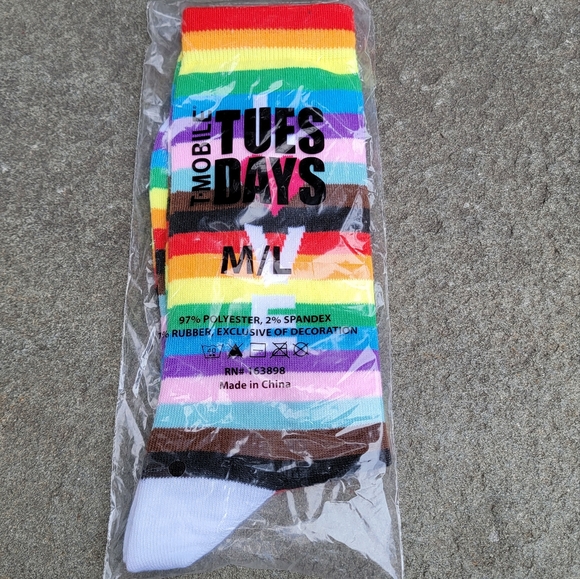 T mobile unisex rainbow pride love socks M/L - Picture 2 of 4